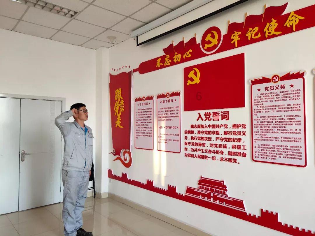 组装机械警暴龙